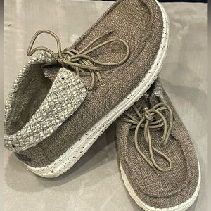 Hey Dudes Women Size 8